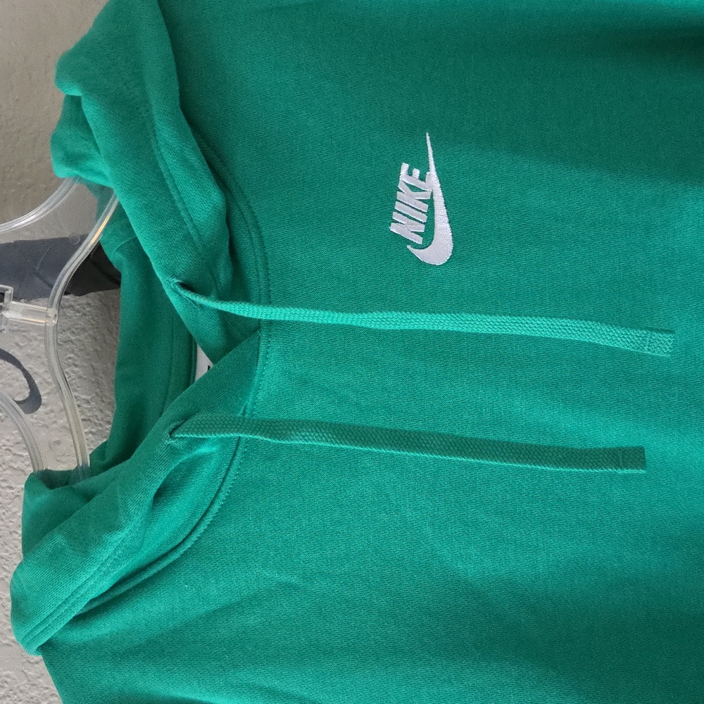Nike NWT Women's Green Pullover Hoodie Sweatshirt - Picture 4 of 8